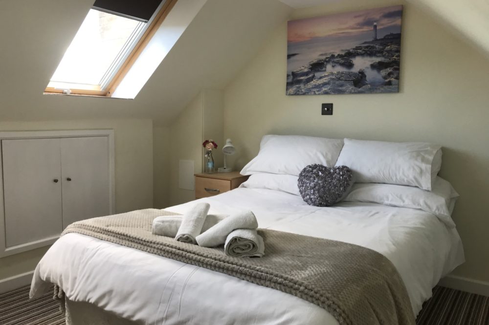Attic room with sea view (2)